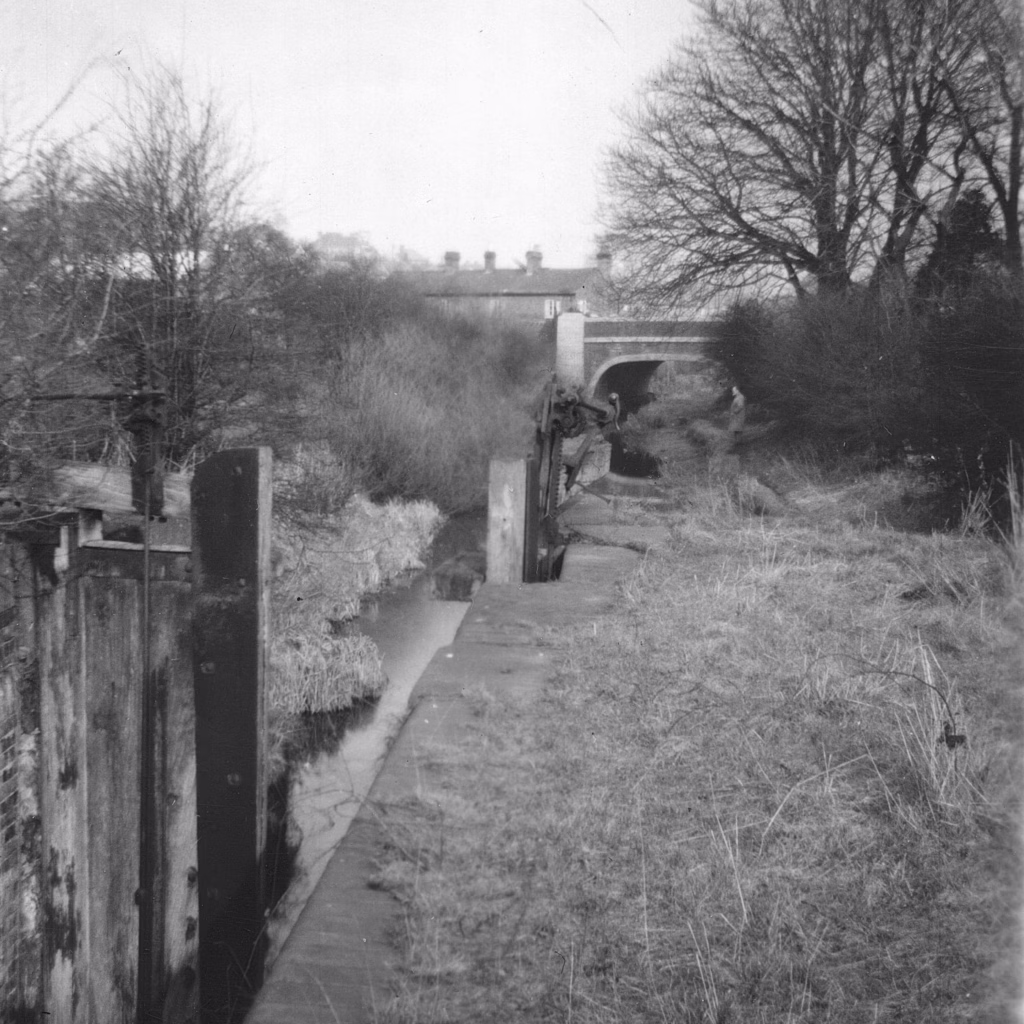 zr1 ogley lock 23 and london road bridge Hugh Compton RCHS 1956 v2