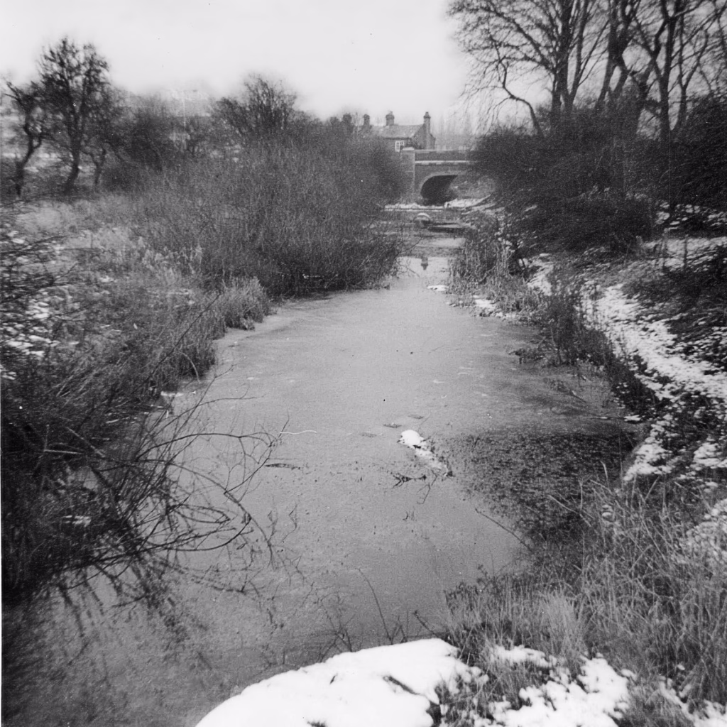 zr3 London Road from Lock 23 1967 Bob Williams